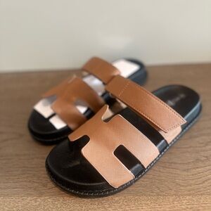 Tan H summer sandals NWT